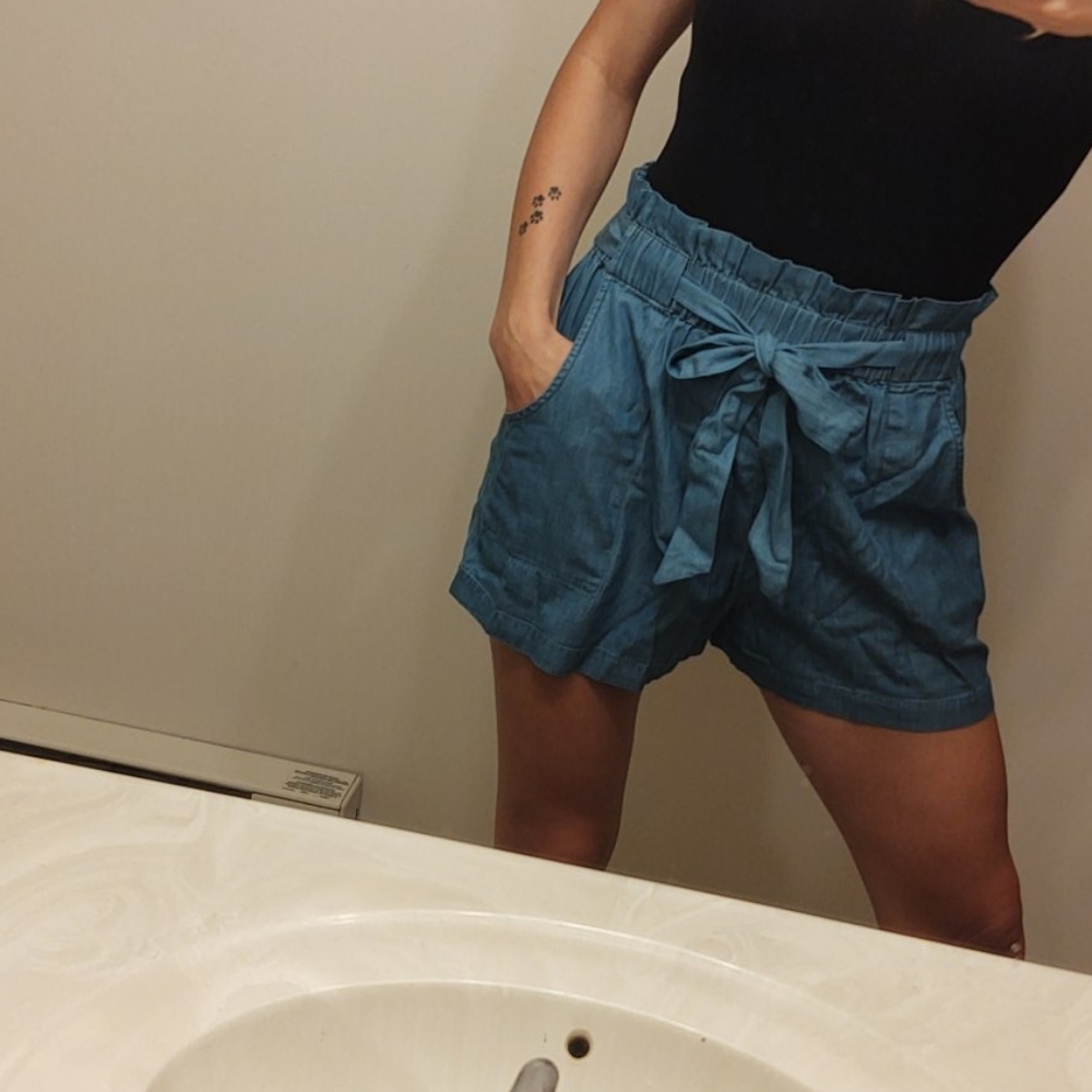 BCBGeneration, size small, paper bag shorts, blue